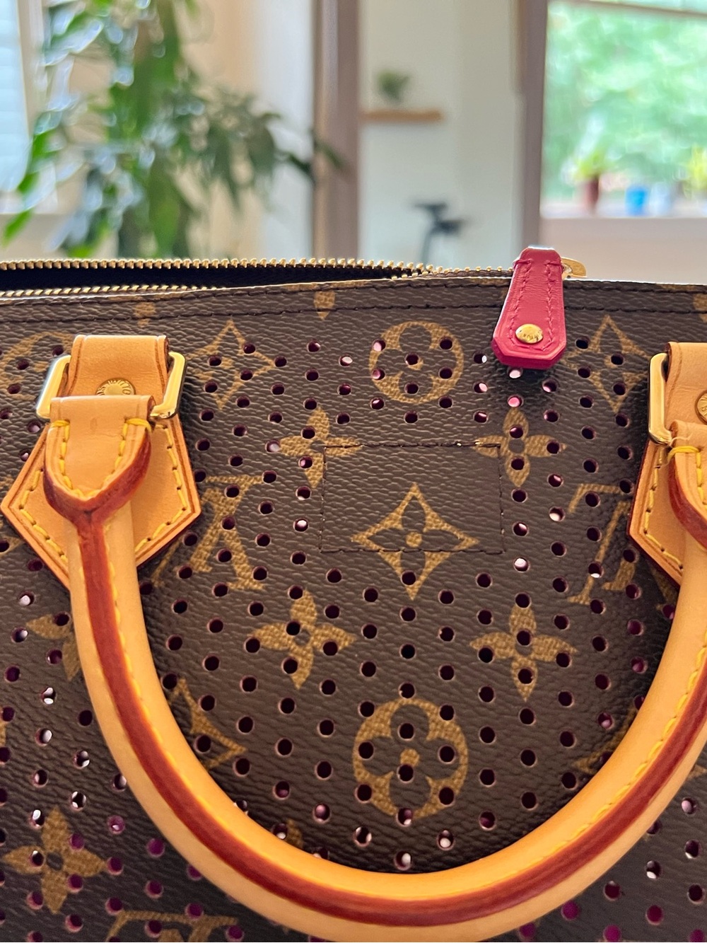 Louis Vuitton Limited Edition Monogram Perforated Speedy 30 in Fuchsi - Picture 6 of 9